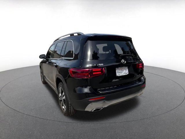 Photo of 2024 Night Black Mercedes-Benz GLB 250