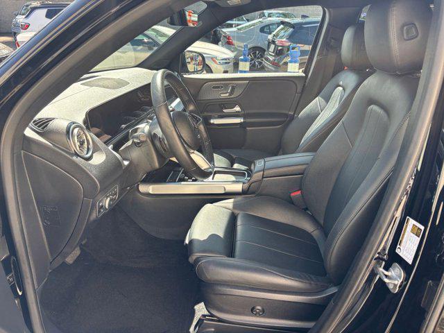 Photo of 2024 Night Black Mercedes-Benz GLB 250
