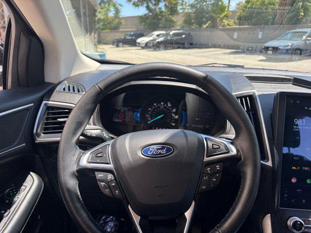 Photo of 2024 Agate Black Metallic Ford Edge