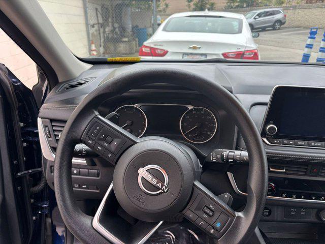 Photo of 2024 Deep Ocean Blue Pearl Nissan Rogue