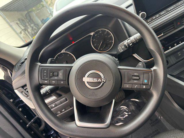 Photo of 2024 Deep Ocean Blue Pearl Nissan Rogue