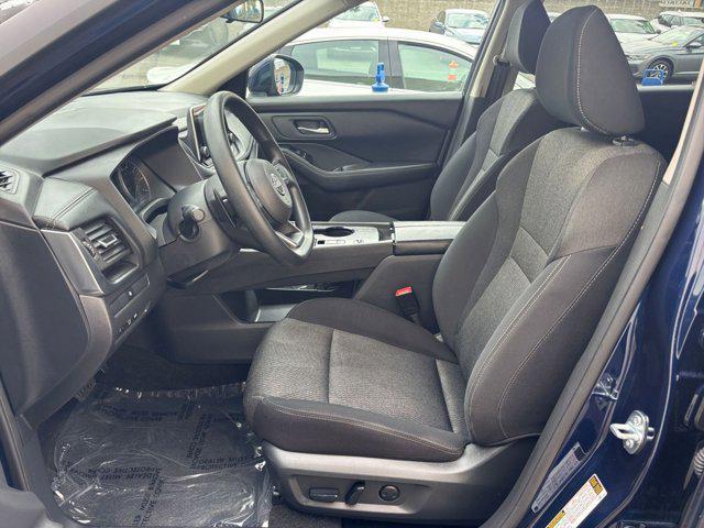 Photo of 2024 Deep Ocean Blue Pearl Nissan Rogue