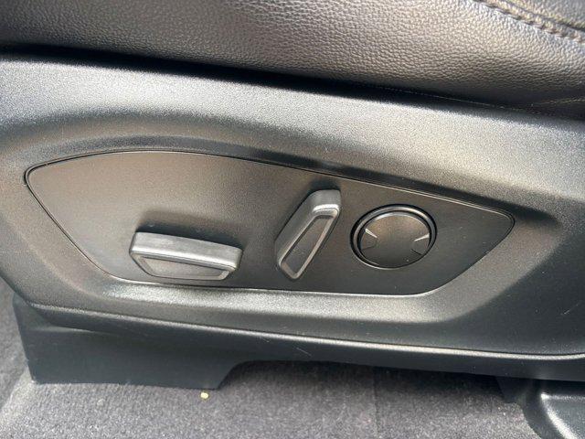 Photo of 2024 Iconic Silver Metallic Ford Explorer