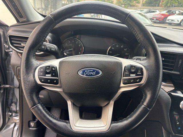 Photo of 2024 Iconic Silver Metallic Ford Explorer