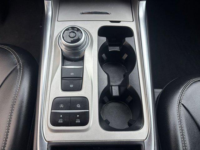 Photo of 2024 Iconic Silver Metallic Ford Explorer