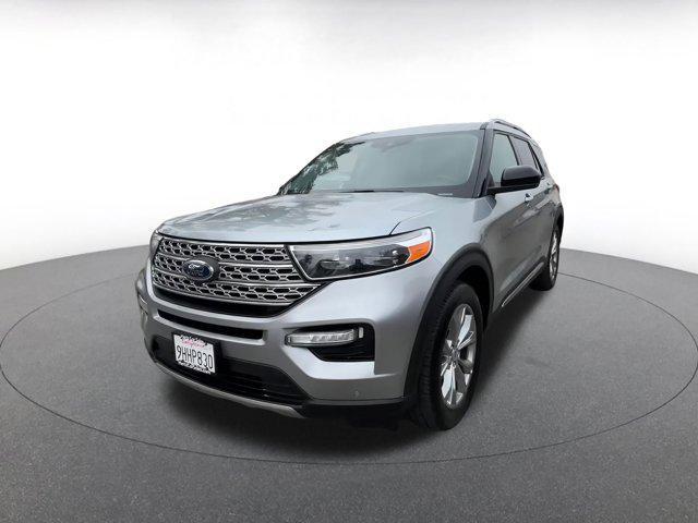 Photo of 2024 Iconic Silver Metallic Ford Explorer