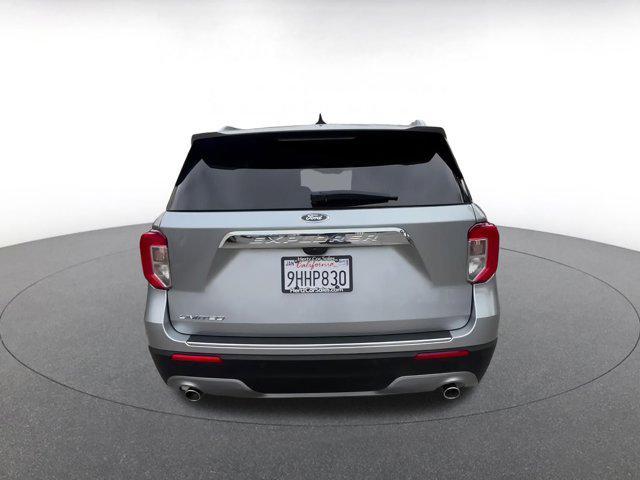 Photo of 2024 Iconic Silver Metallic Ford Explorer