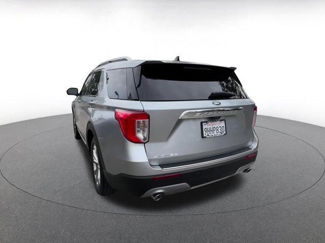 Photo of 2024 Iconic Silver Metallic Ford Explorer
