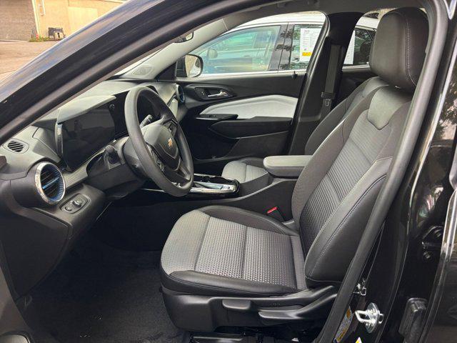 Photo of 2025 Mosaic Black Metallic Chevrolet Trax