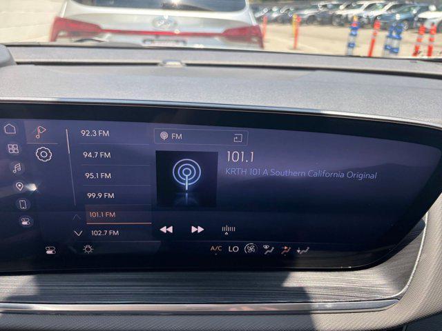 Photo of 2024 Summit White Buick Envision