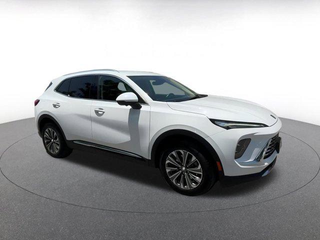 Photo of 2024 Summit White Buick Envision