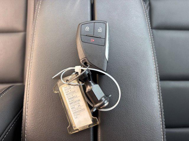 Photo of 2024 Summit White Buick Envision