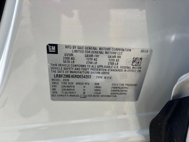 Photo of 2024 Summit White Buick Envision