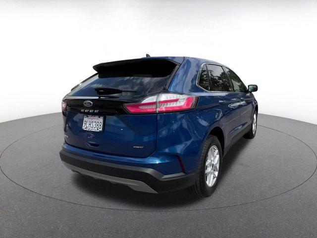 Photo of 2024 Atlas Blue Metallic Ford Edge