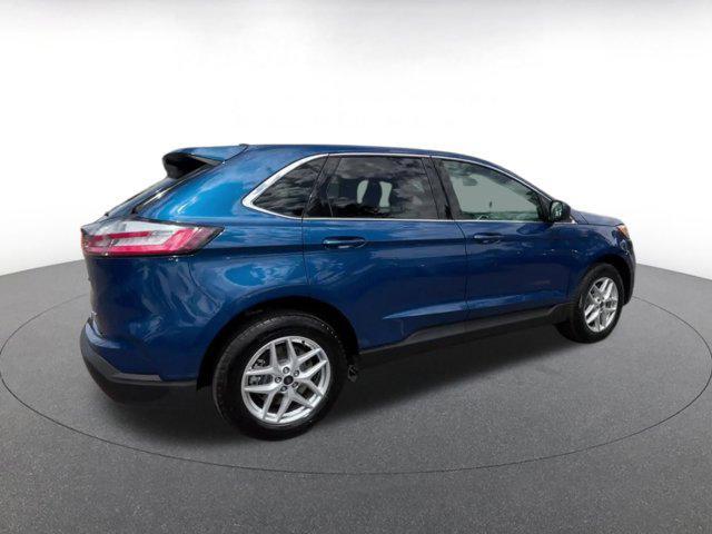 Photo of 2024 Atlas Blue Metallic Ford Edge