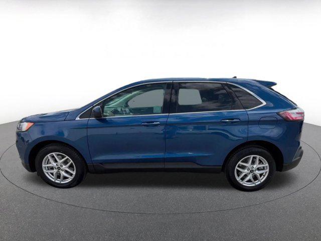 Photo of 2024 Atlas Blue Metallic Ford Edge