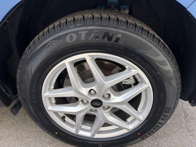 Photo of 2024 Atlas Blue Metallic Ford Edge