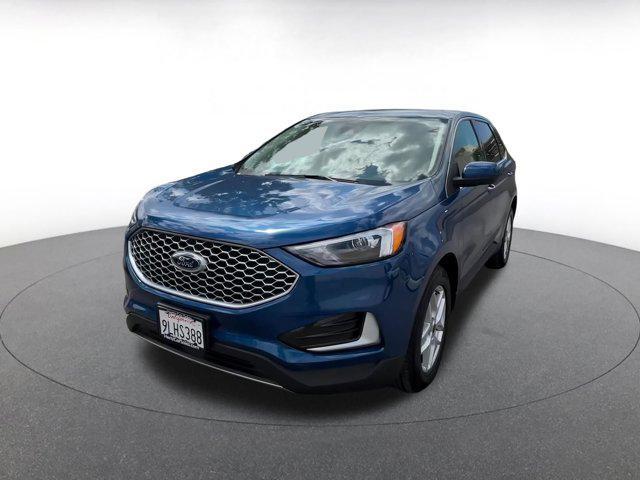 Photo of 2024 Atlas Blue Metallic Ford Edge