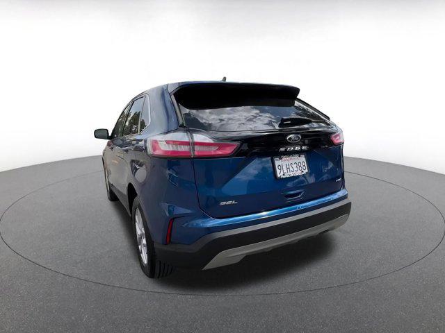 Photo of 2024 Atlas Blue Metallic Ford Edge