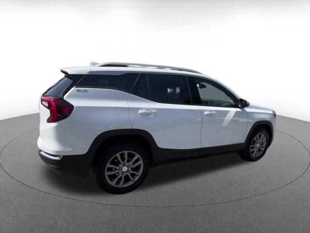 Photo of 2024 Summit White GMC Terrain