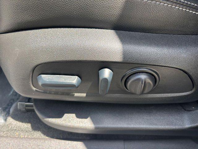 Photo of 2024 Summit White GMC Terrain