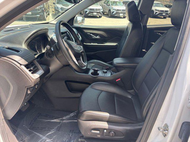 Photo of 2024 Summit White GMC Terrain