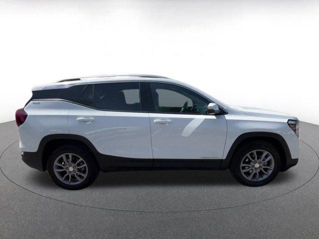 Photo of 2024 Summit White GMC Terrain