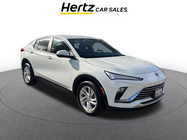 Photo of 2025 Summit White Buick Envista