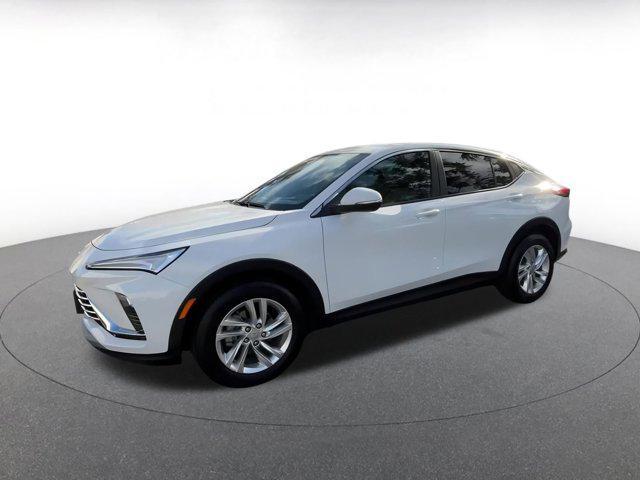 Photo of 2025 Summit White Buick Envista