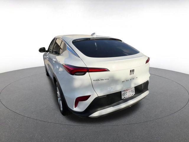 Photo of 2025 Summit White Buick Envista