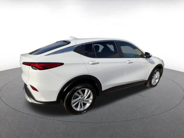 Photo of 2025 Summit White Buick Envista