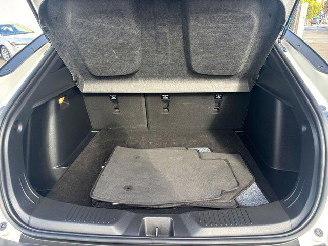 Photo of 2025 Summit White Buick Envista