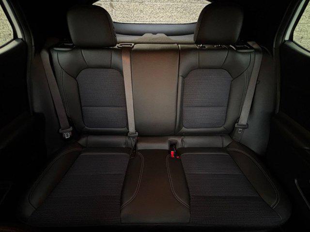 Photo of 2025 Summit White Buick Envista