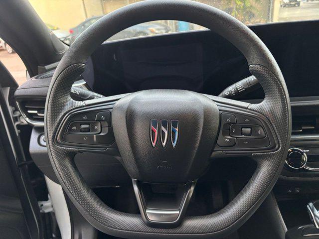 Photo of 2025 Summit White Buick Envista