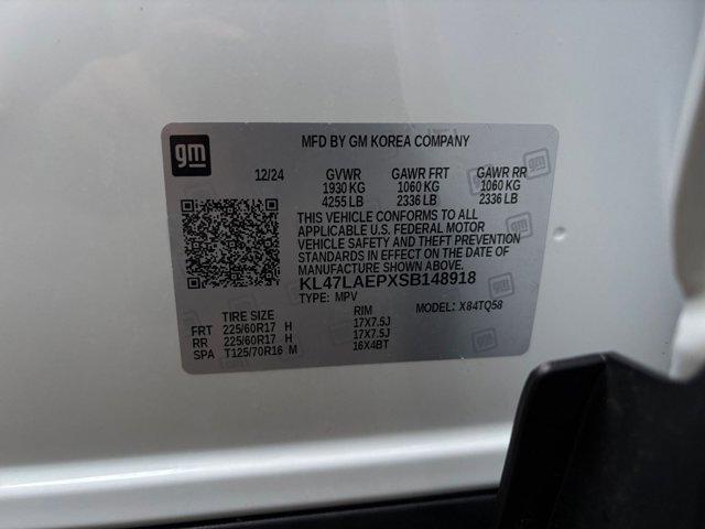 Photo of 2025 Summit White Buick Envista