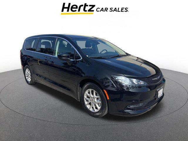 2023 Chrysler Voyager
