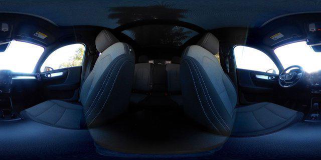 Photo of 2024 Gray Volvo XC40