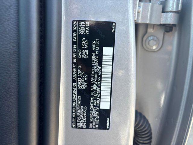 Photo of 2024 Gray Volvo XC40