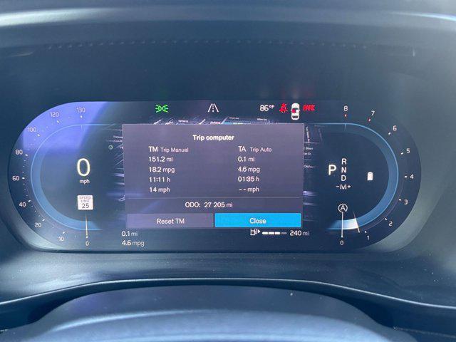 Photo of 2024 Gray Volvo XC40