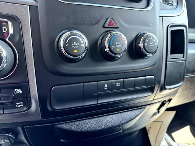 Photo of 2019 Bright White Clearcoat RAM 1500