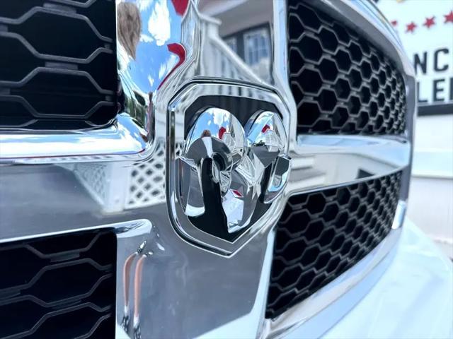 Photo of 2019 Bright White Clearcoat RAM 1500