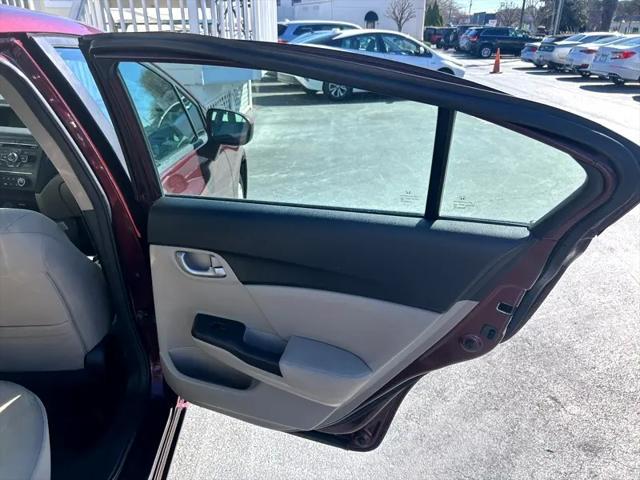 Photo of 2015 Burgundy Honda Civic