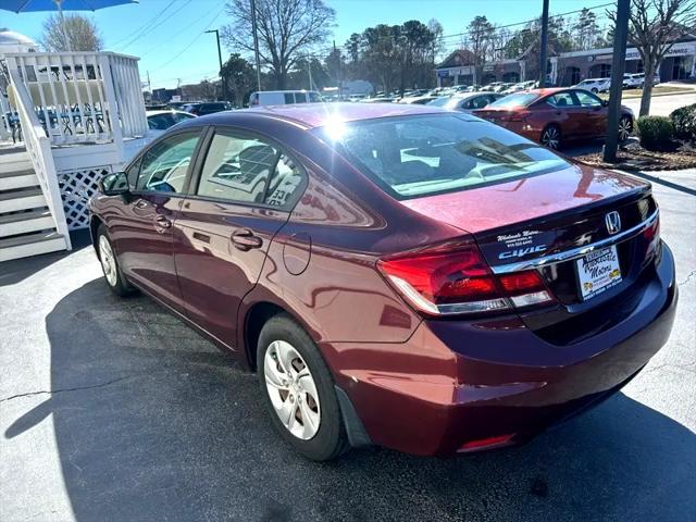 Photo of 2015 Burgundy Honda Civic