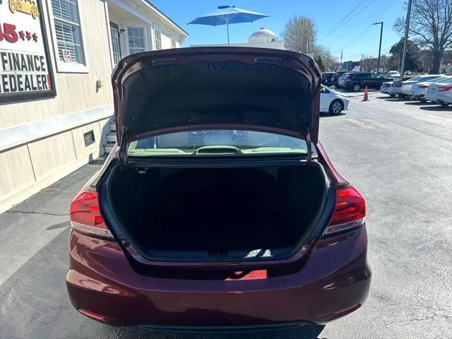 Photo of 2015 Burgundy Honda Civic