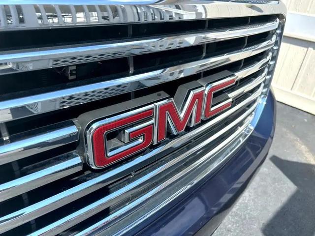 Photo of 2018 Dark Sapphire Blue Metallic GMC Yukon