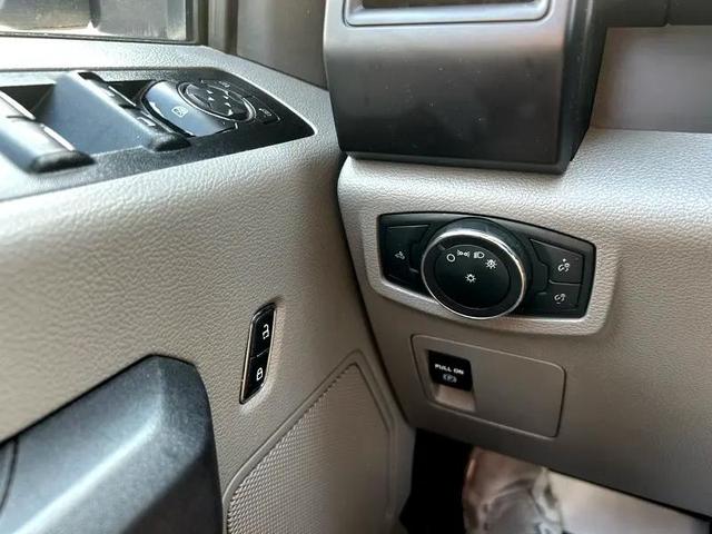 Photo of 2018 Oxford White Ford F-150