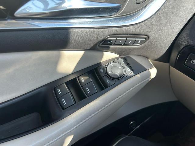 Photo of 2020 White Buick Enclave