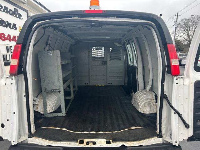Photo of 2014 Summit White GMC Savana 1500