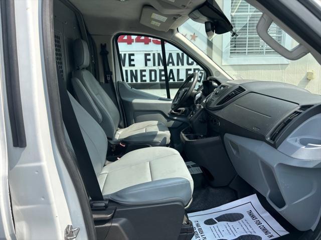 Photo of 2016 Oxford White Ford Transit-250