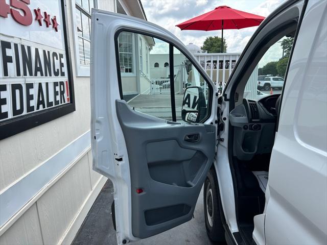 Photo of 2016 Oxford White Ford Transit-250